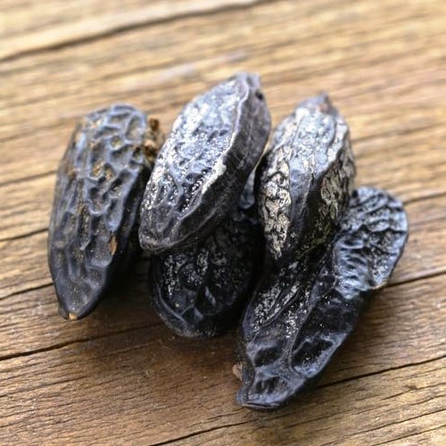 Tonka bean absolute oil –